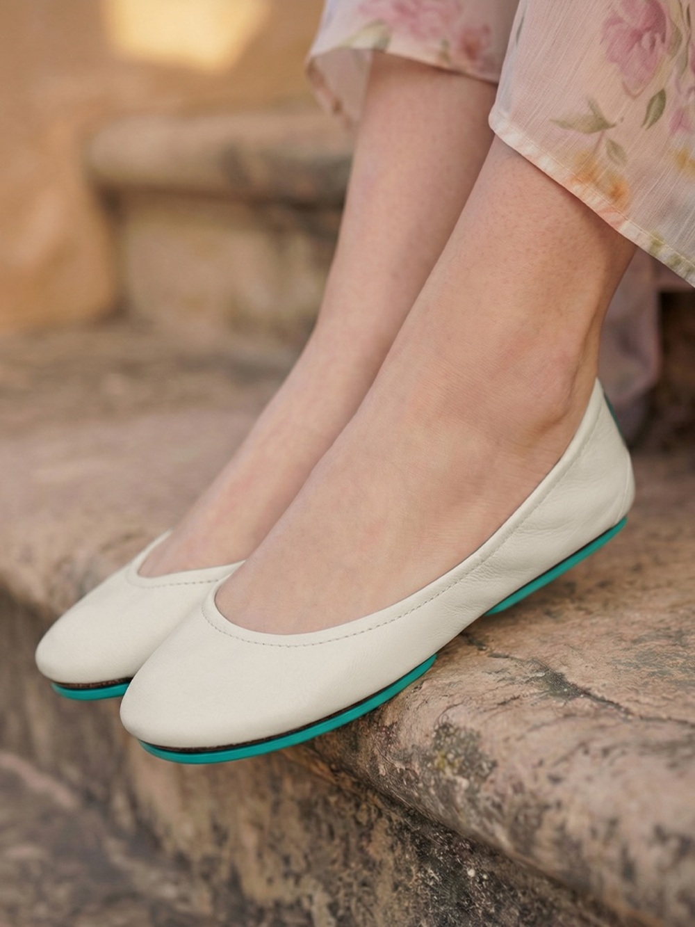 Tieks by Gavrieli Off white Ballet Flats with Teal Sole size 10